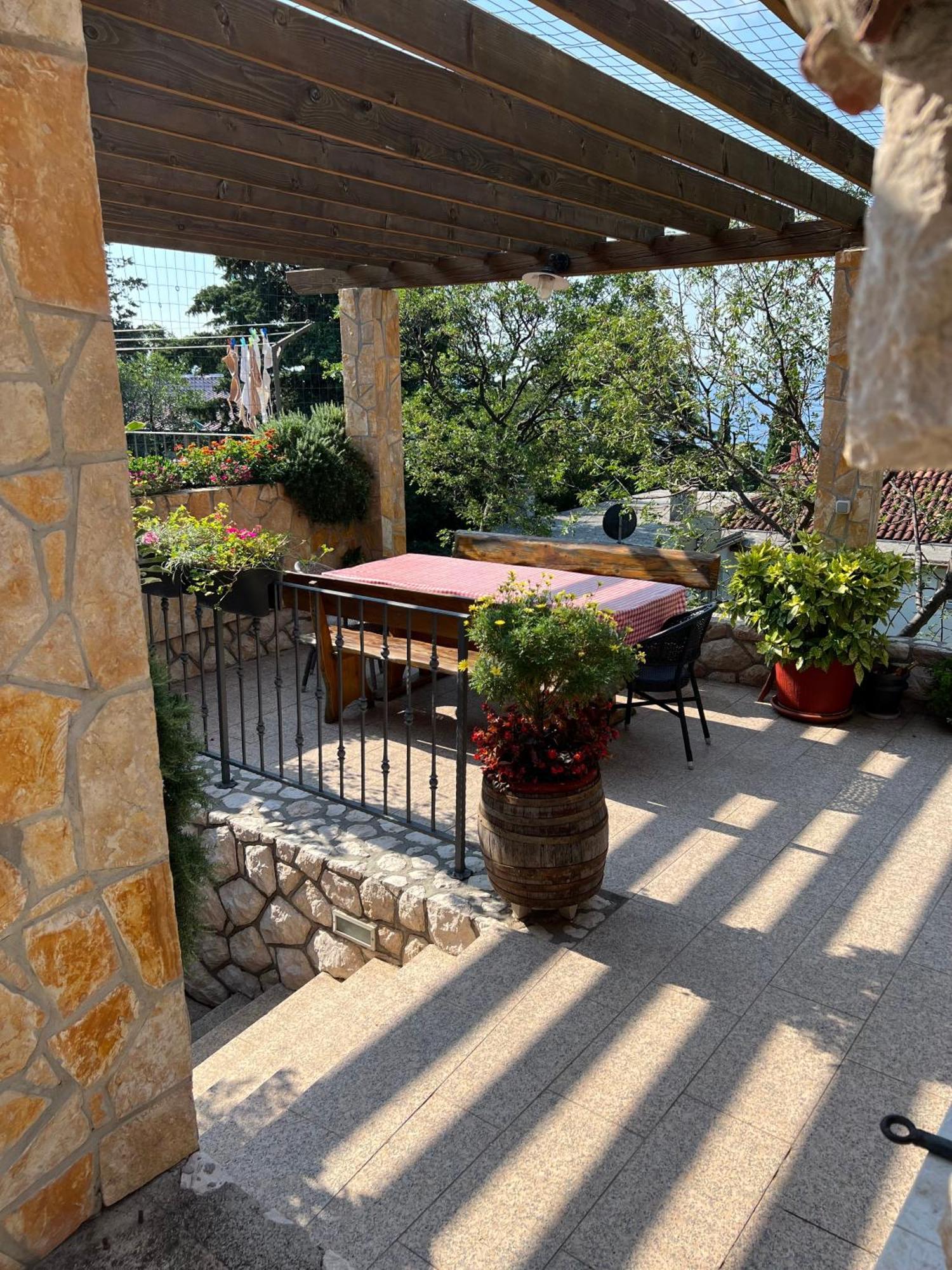 Apartments Mauro Novi Vinodolski Εξωτερικό φωτογραφία
