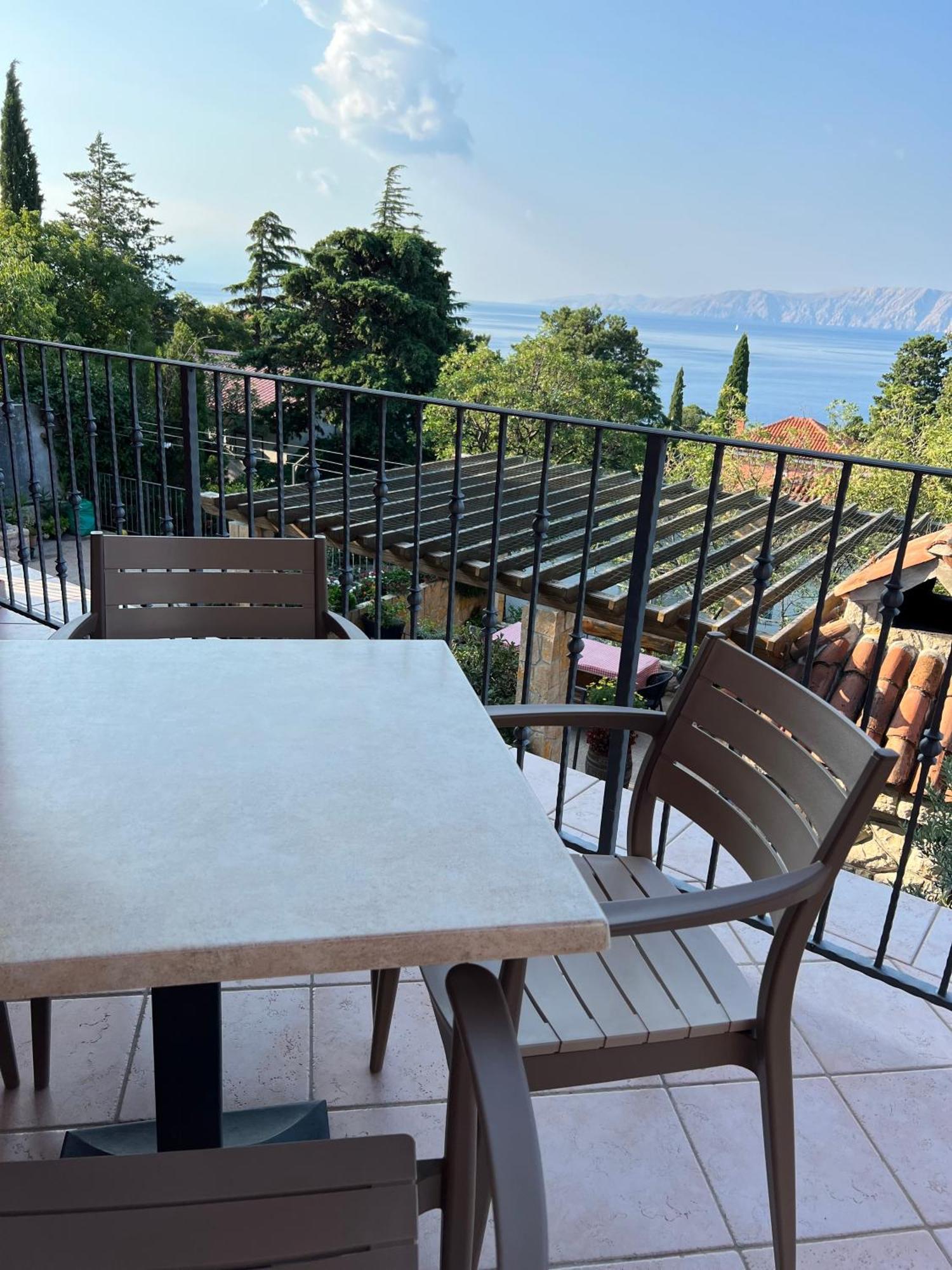 Apartments Mauro Novi Vinodolski Εξωτερικό φωτογραφία